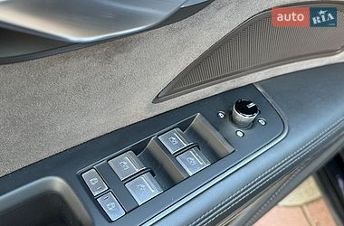 Седан Audi A8 2018 в Дніпрі