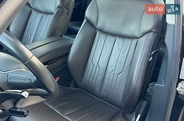 Седан Audi A8 2018 в Дніпрі