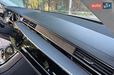 Седан Audi A8 2018 в Дніпрі