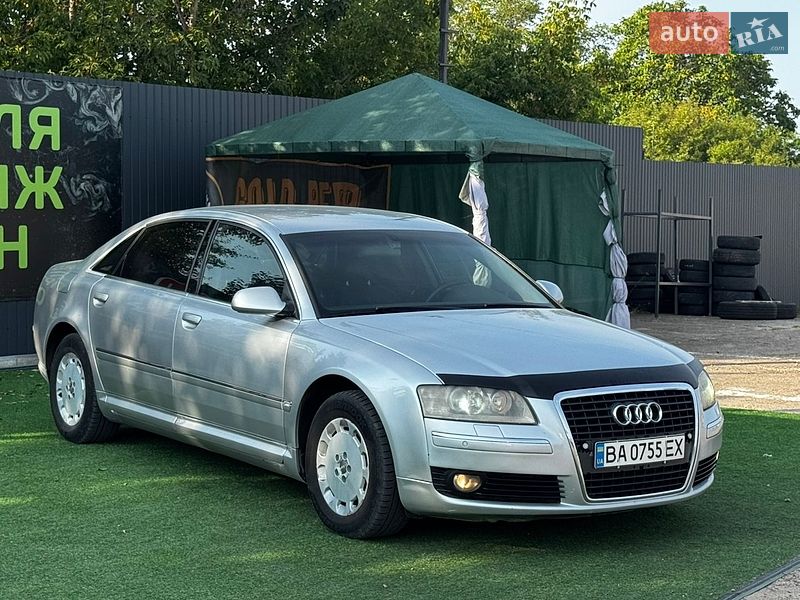 Седан Audi A8 2004 в Первомайську