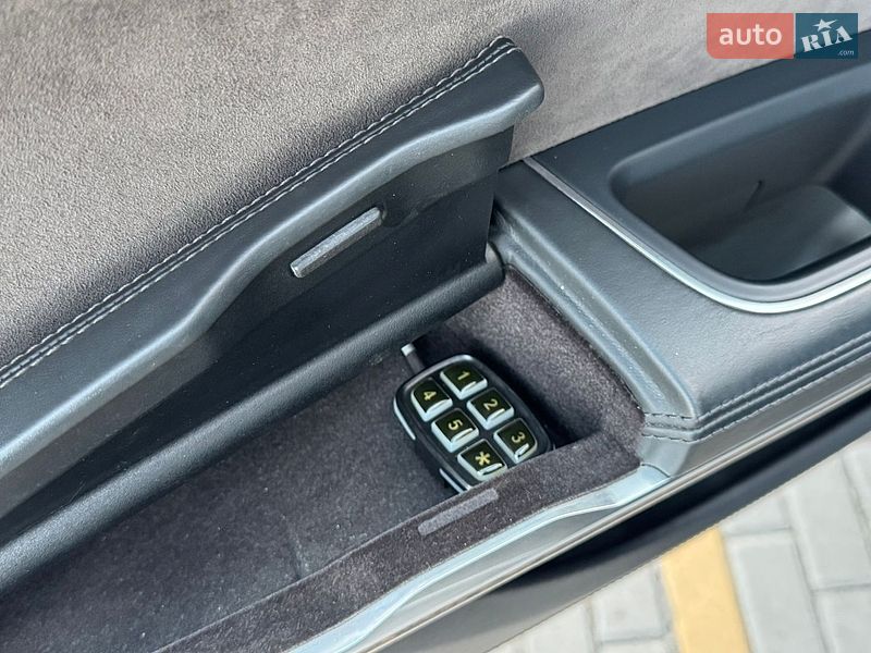 Седан Audi A8 2018 в Дніпрі