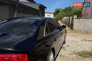 Седан Audi A8 2013 в Надворной