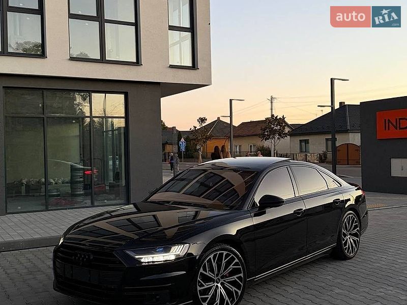 Седан Audi A8 2018 в Киеве