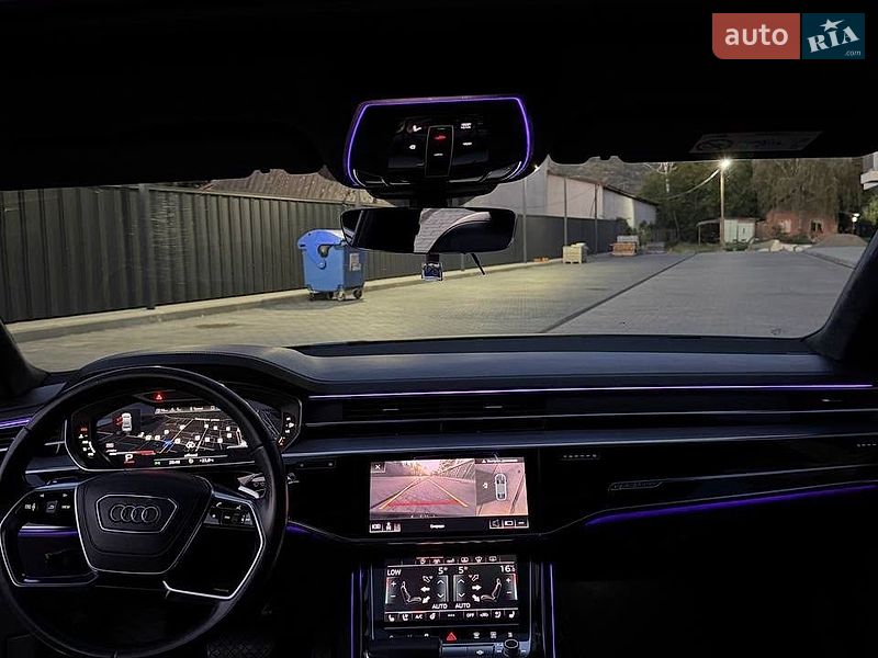 Седан Audi A8 2018 в Киеве
