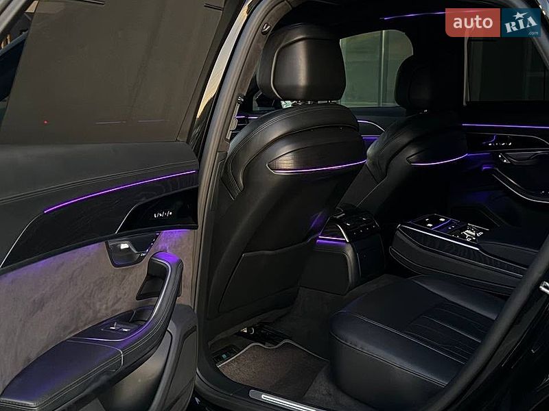 Седан Audi A8 2018 в Киеве