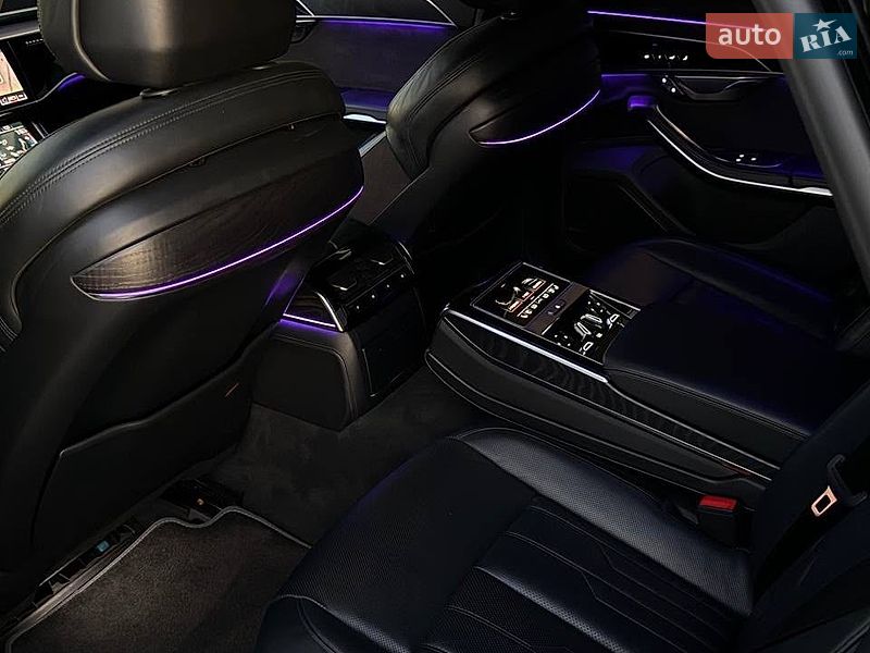 Седан Audi A8 2018 в Киеве