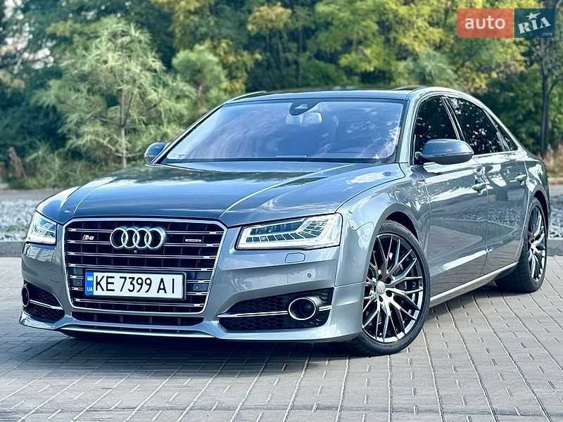 Седан Audi A8 2015 в Каменском