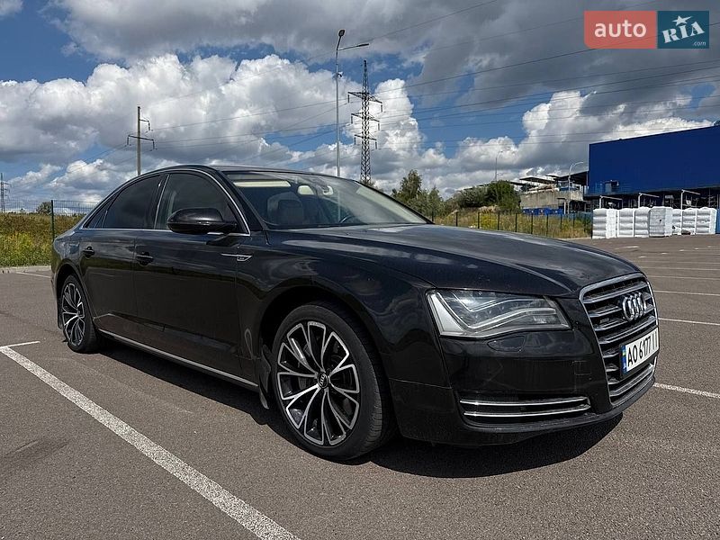 Седан Audi A8 2012 в Рівному