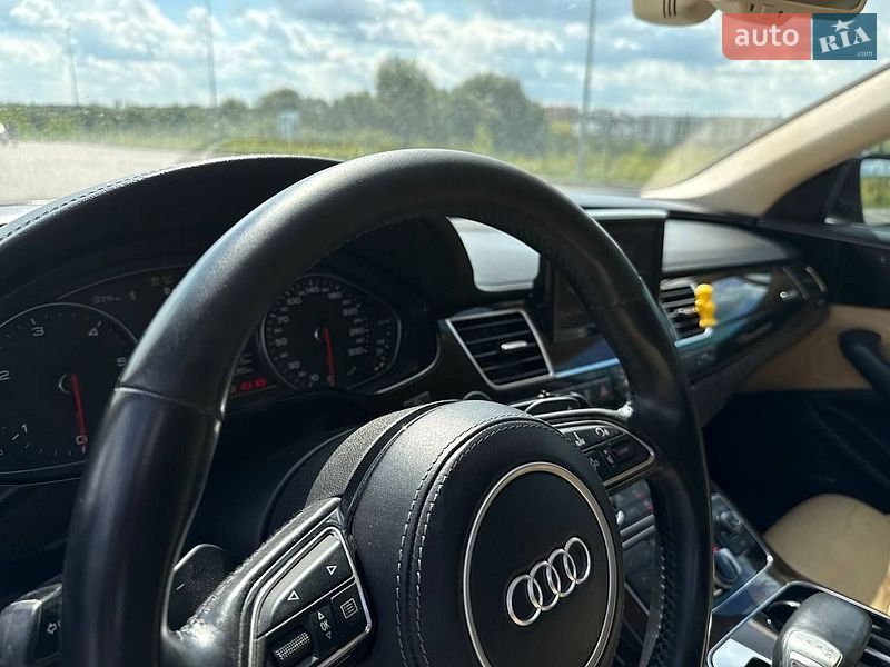 Седан Audi A8 2012 в Рівному