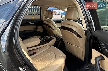 Седан Audi A8 2012 в Рівному