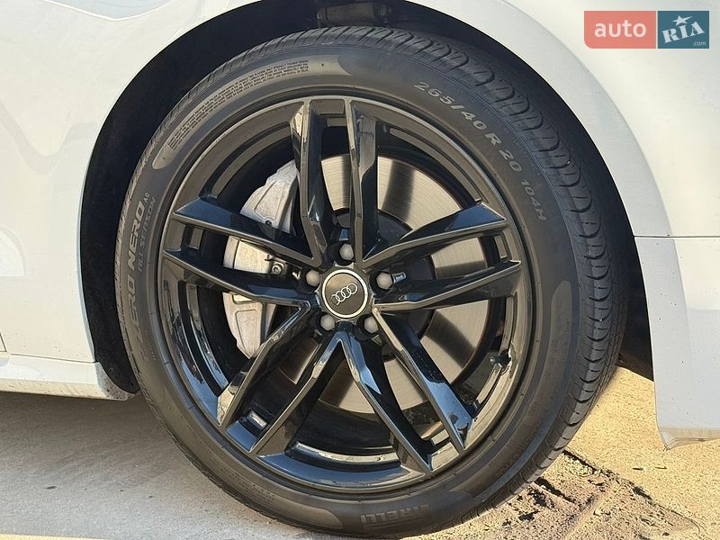 Седан Audi A8 2017 в Киеве