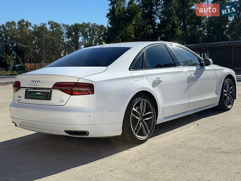 Седан Audi A8 2017 в Києві