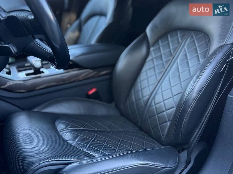Седан Audi A8 2017 в Києві