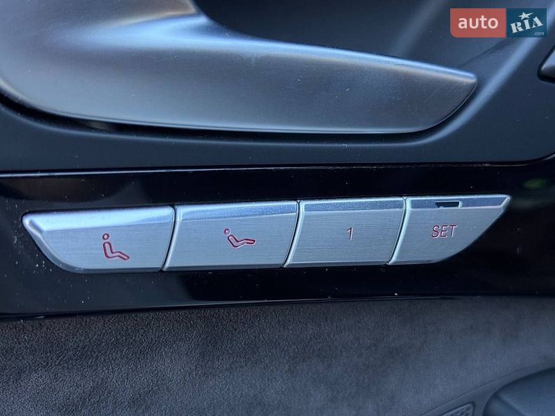 Седан Audi A8 2017 в Києві