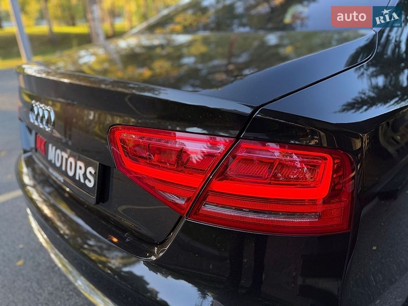 Седан Audi A8 2013 в Киеве