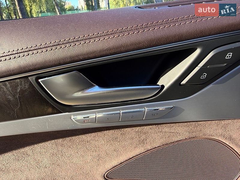 Седан Audi A8 2013 в Киеве