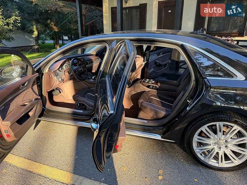 Седан Audi A8 2013 в Киеве