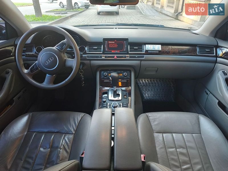 Седан Audi A8 2003 в Запорожье