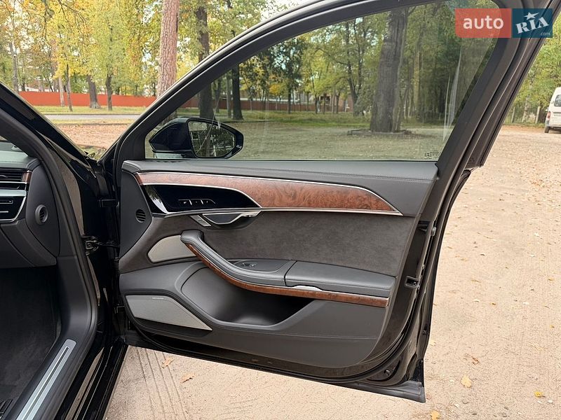 Седан Audi A8 2019 в Києві