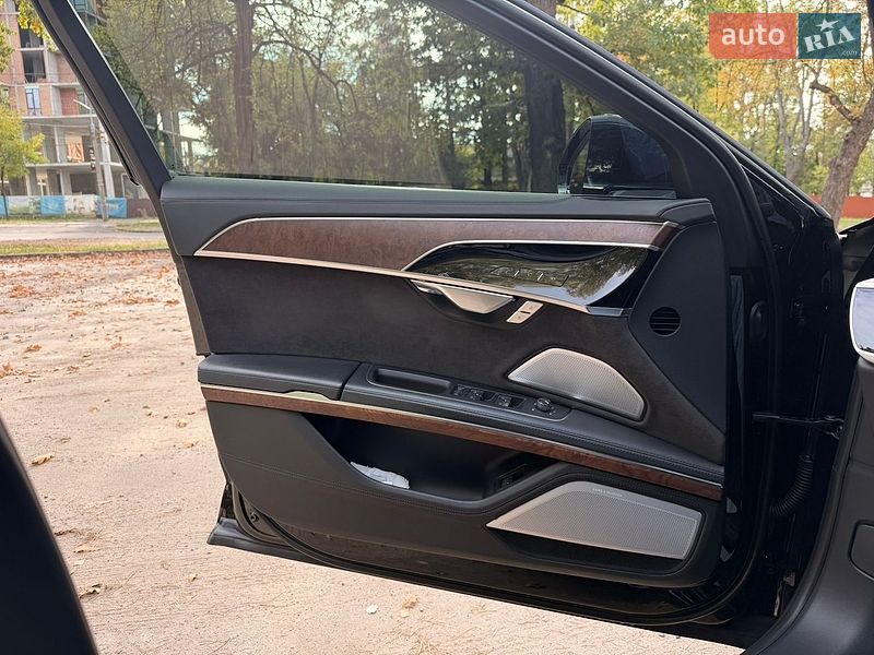 Седан Audi A8 2019 в Києві