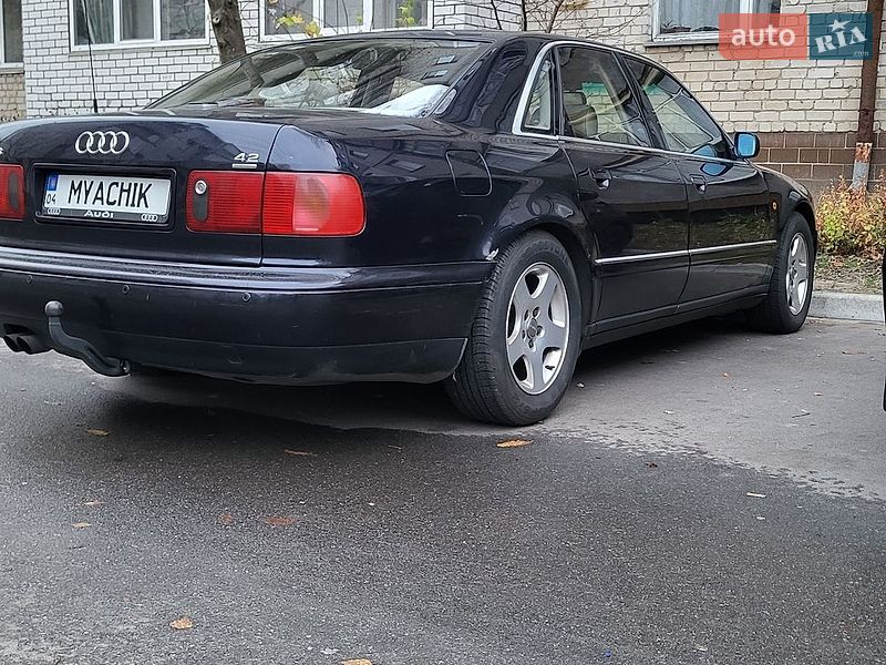 Седан Audi A8 1998 в Броварах