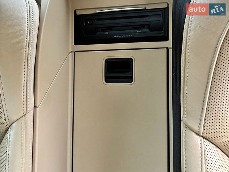Седан Audi A8 2012 в Вишгороді