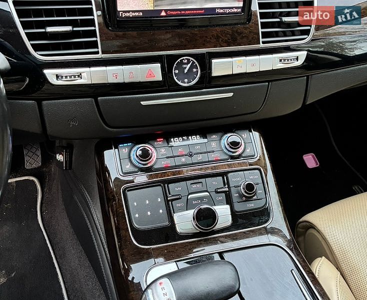 Седан Audi A8 2012 в Вишгороді