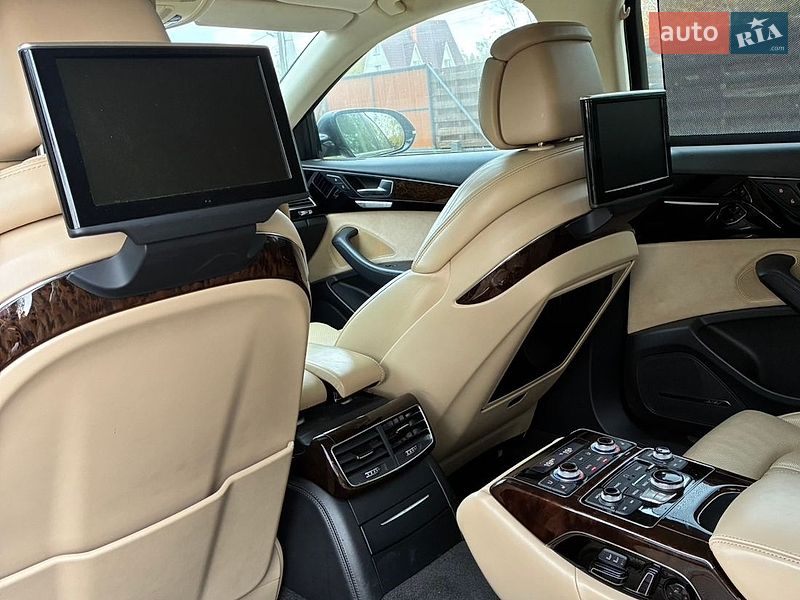 Седан Audi A8 2012 в Вишгороді