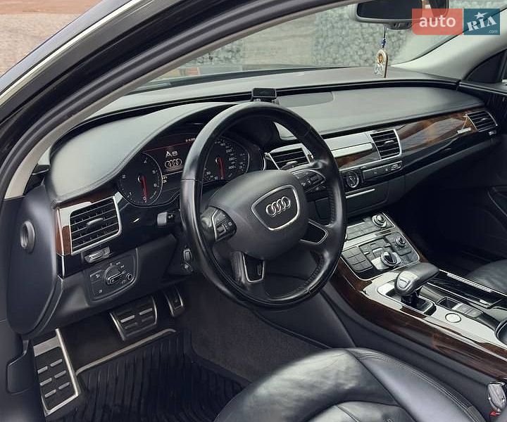 Седан Audi A8 2017 в Житомире