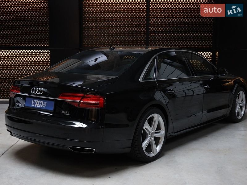 Седан Audi A8 2017 в Луцьку