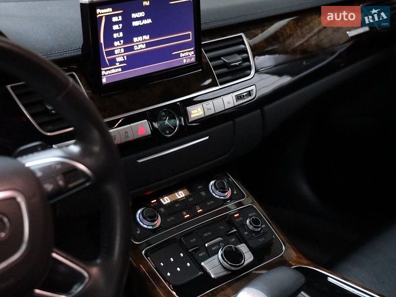 Седан Audi A8 2017 в Луцьку