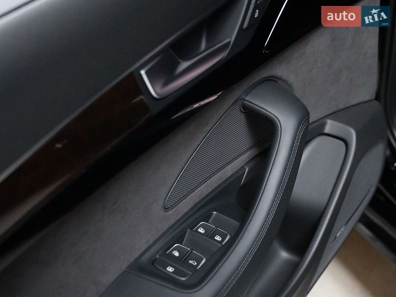 Седан Audi A8 2017 в Луцьку