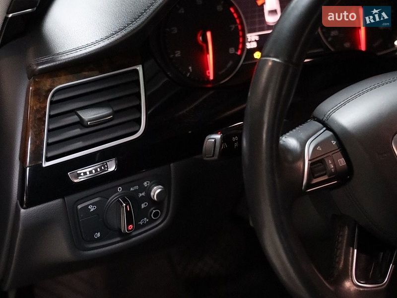 Седан Audi A8 2017 в Луцьку