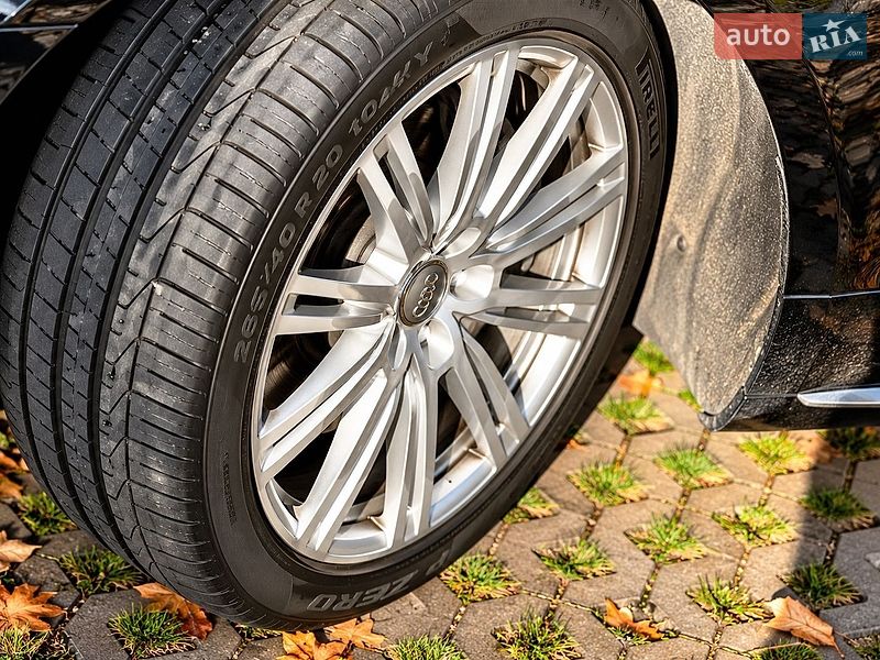 Седан Audi A8 2013 в Харькове