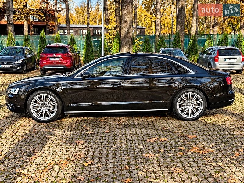 Седан Audi A8 2013 в Харькове