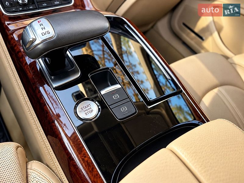 Седан Audi A8 2013 в Харькове
