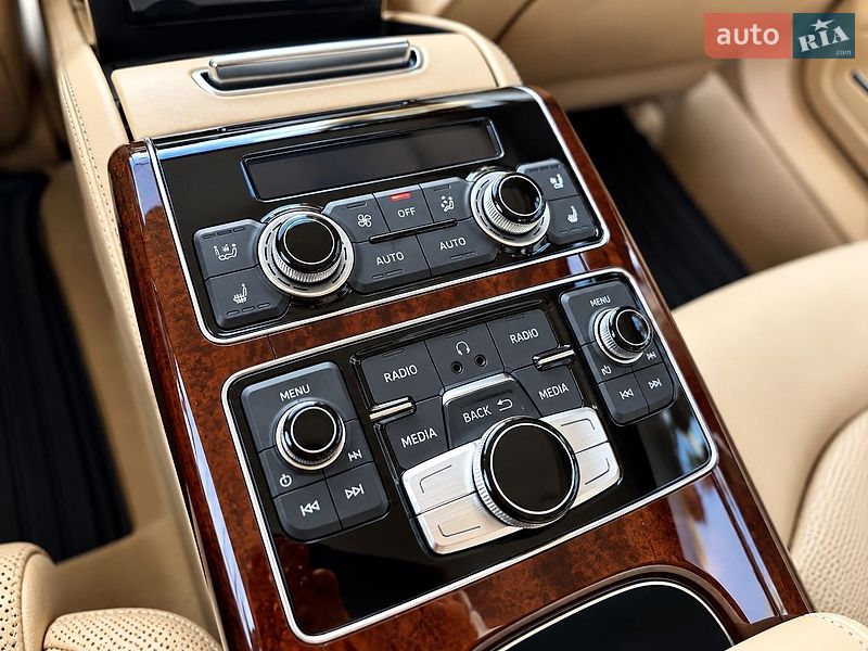 Седан Audi A8 2013 в Харькове