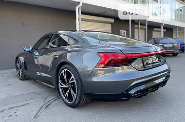 Лифтбек Audi e-tron GT 2022 в 