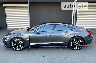 Лифтбек Audi e-tron GT 2022 в 