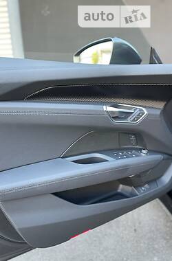 Лифтбек Audi e-tron GT 2022 в 