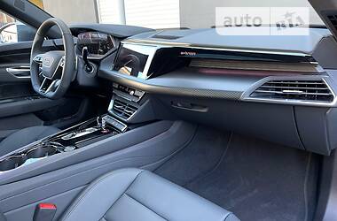 Лифтбек Audi e-tron GT 2022 в 
