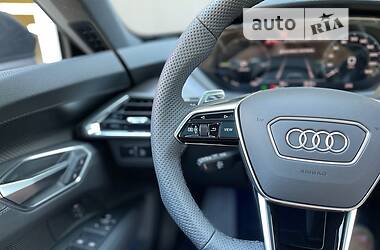 Лифтбек Audi e-tron GT 2022 в 