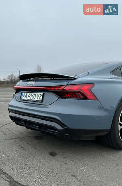 Лифтбек Audi e-tron GT 2022 в 