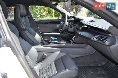 Лифтбек Audi e-tron GT 2023 в 