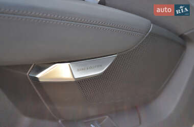 Лифтбек Audi e-tron GT 2023 в 