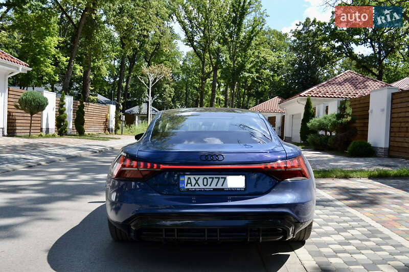 Лифтбек Audi e-tron GT 2023 в Киеве