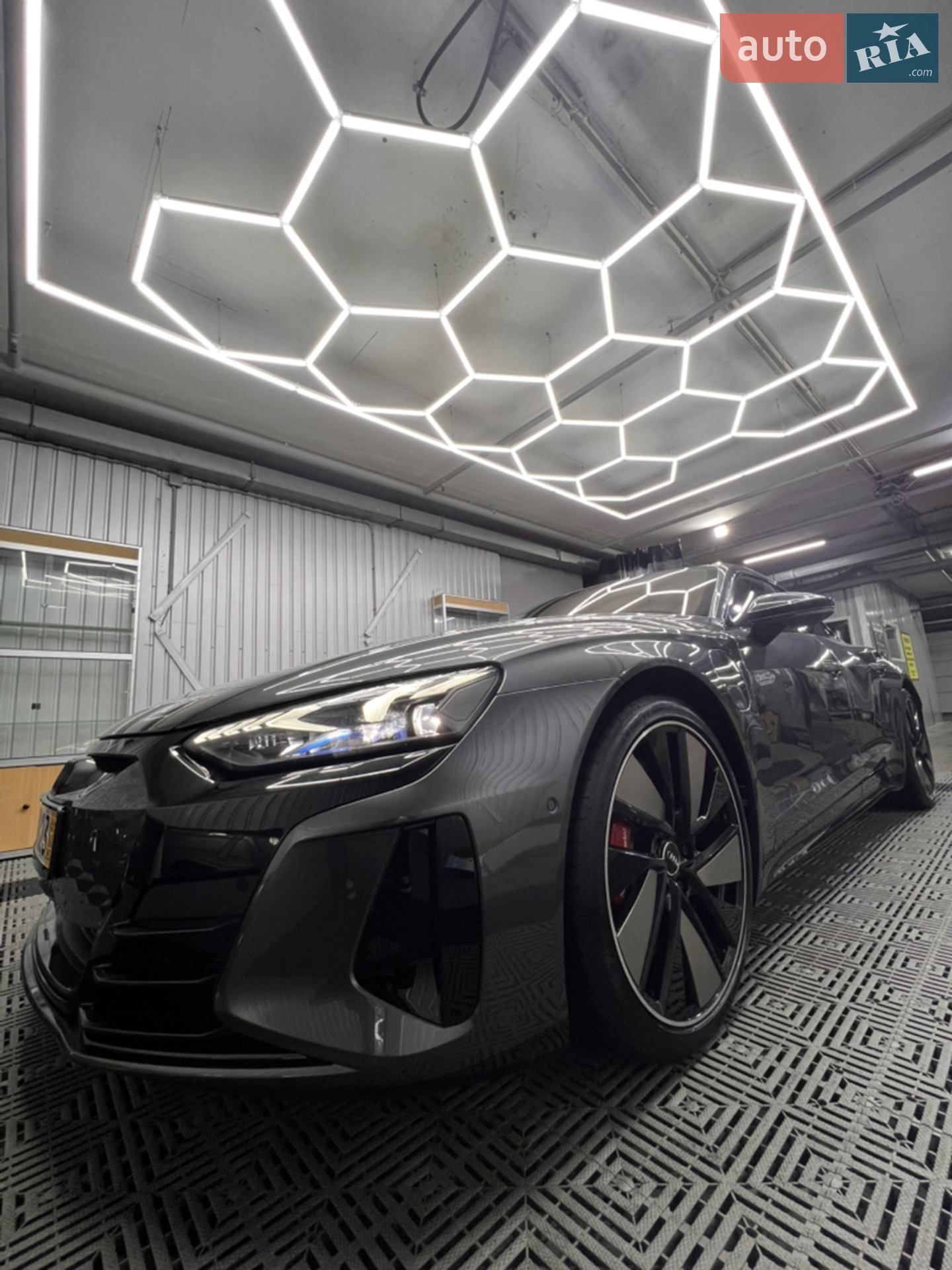 2021 Audi e-tron GT - мініатюра 17