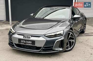 Лифтбек Audi e-tron GT 2021 в 