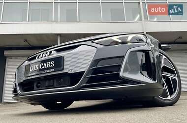 Лифтбек Audi e-tron GT 2021 в 