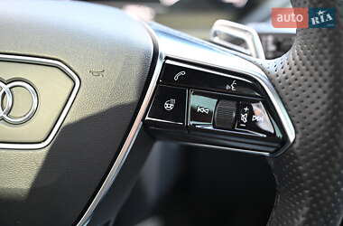 Лифтбек Audi e-tron GT 2021 в 
